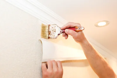 Pose de papier peint à Cachy — revêtements muraux et toiles de verre